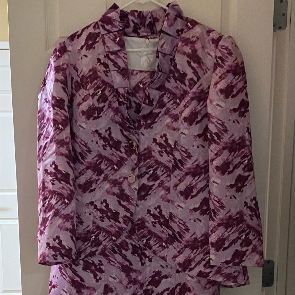 Woman’s Dress With Ruffled Collar Jacket
